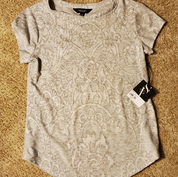 Simply Vera Vera Wang Tops - Simply Vera Wang printed tee. Short sleeve. NWT